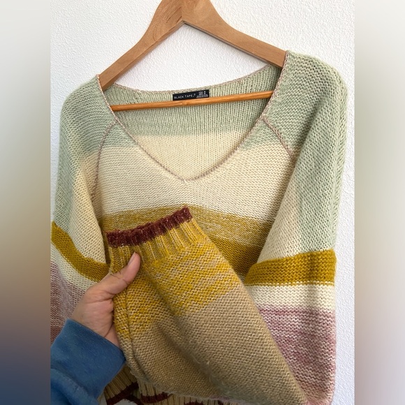 Black tape striped multicolored sweater with metallic details on edges - Picture 3 of 10